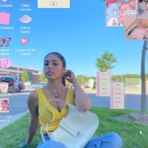 Meet your Posher, Daniela